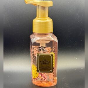 Bath & Body Works Pink Pineapple Sunrise Foaming Hand Soap